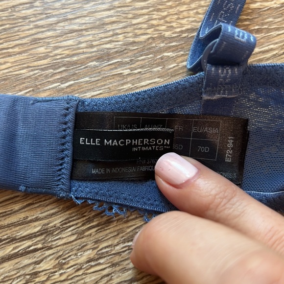 Like New Elle Macpherson cornflower blue underwire bra with lace - Picture 4 of 6
